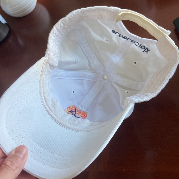 La Croix hat - Picture 3 of 6